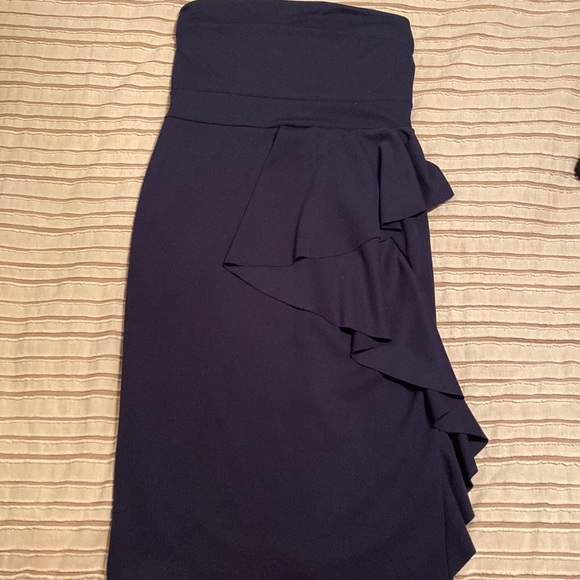 Navy blue strapless dress. Very elegant with heels. - Picture 1 of 1